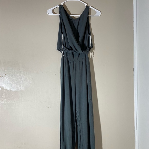 Open back jumpsuit - Picture 2 of 4